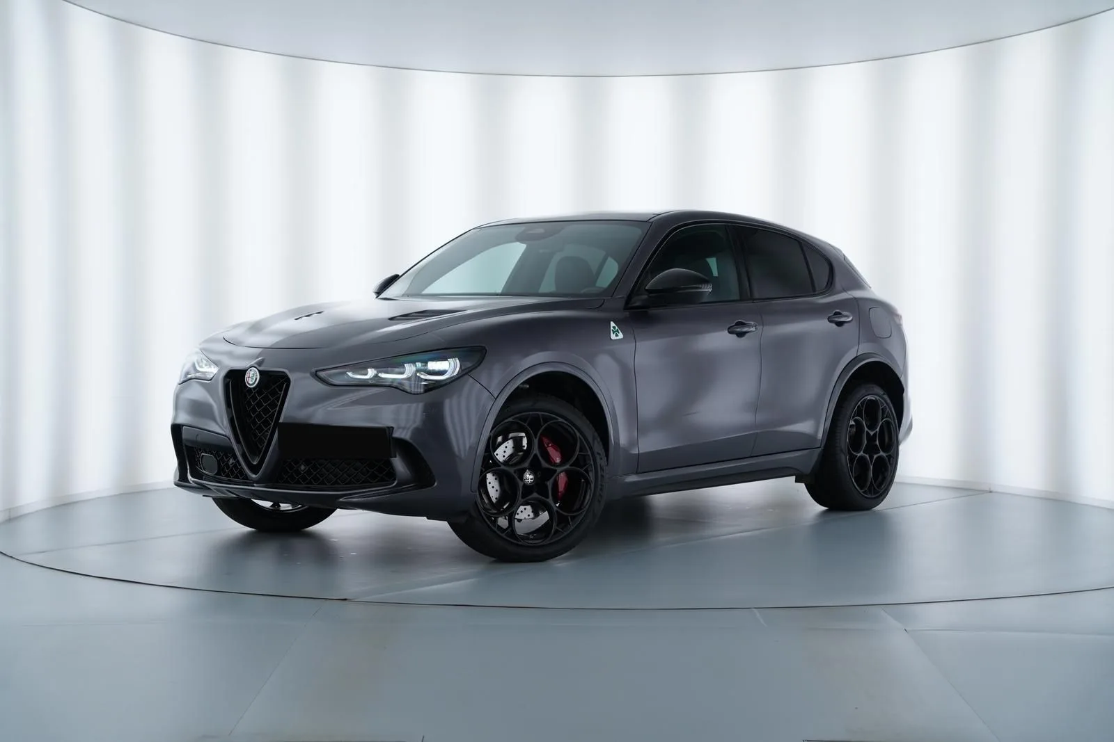 Alfa Romeo STELVIO QUADRIFOGLIO Q4 AKRAPOVIC+21ZOLL+HARMAN 2025