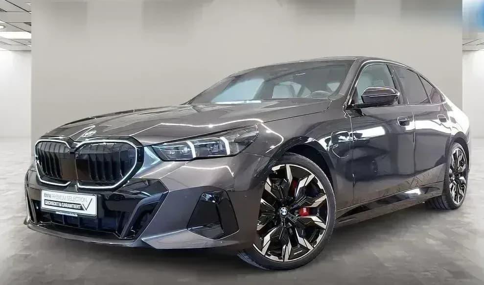 BMW 550e 2025